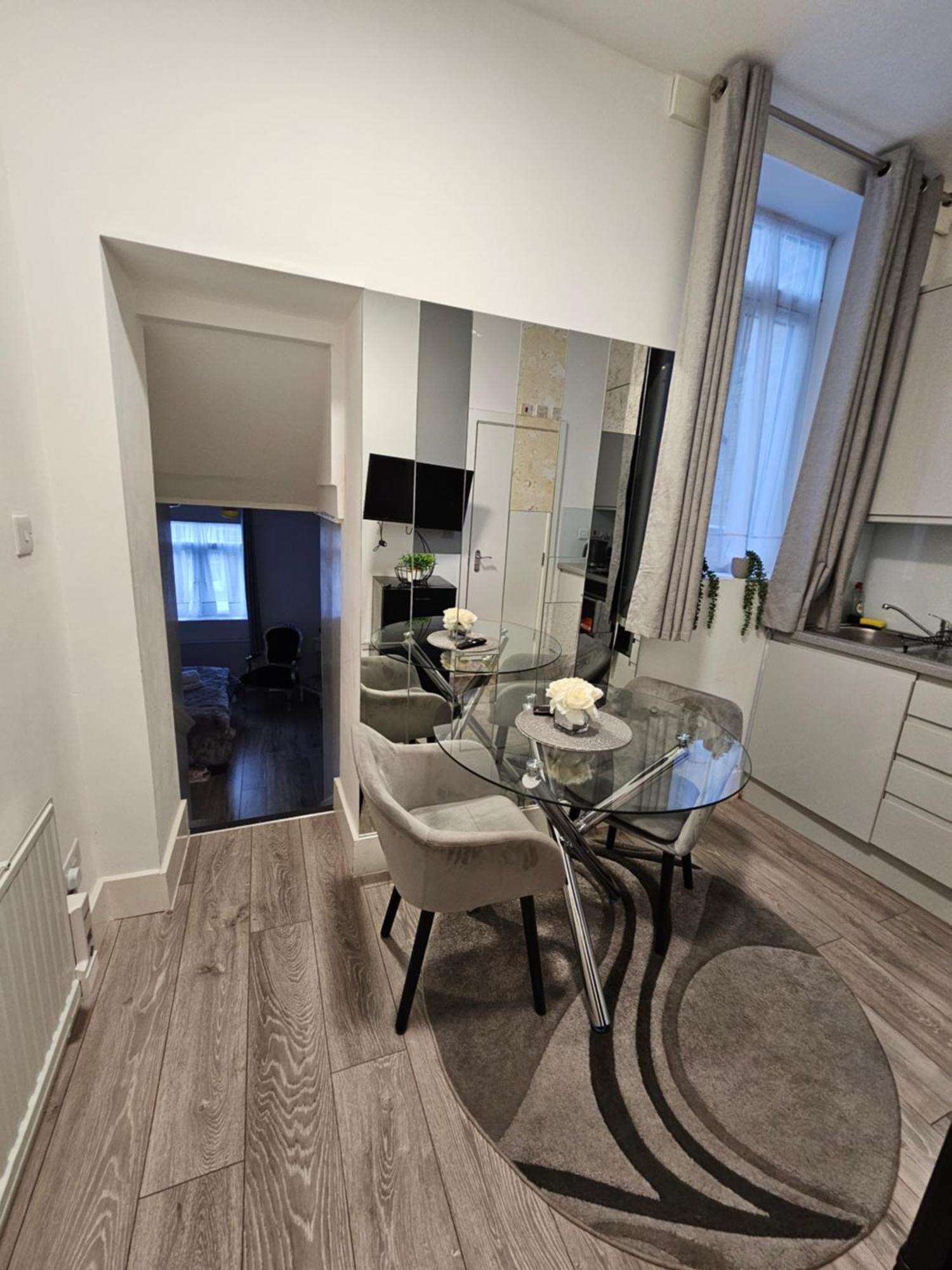 Large Studio Apartment 30 Mins To Oxford Street Londra Dış mekan fotoğraf